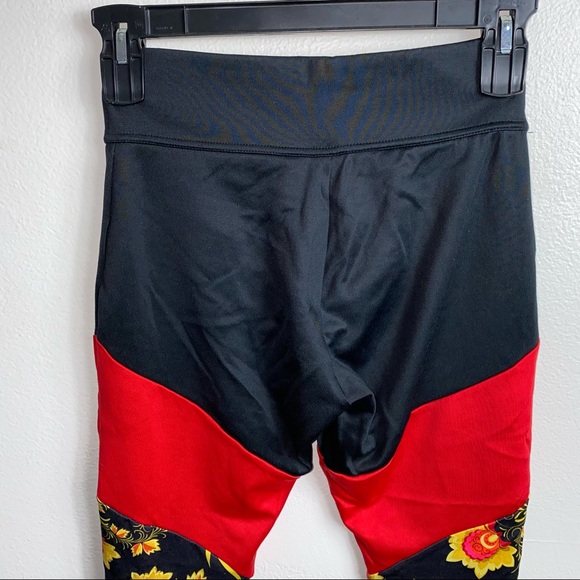 Nike Sportswear Limited Edition Floral Leggings - Picture 5 of 10